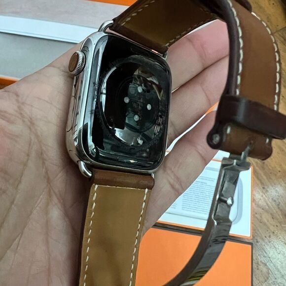 apple watch hermes series 7 with fauve barenia deploymemt buckle 45mm - Picture 12 of 16